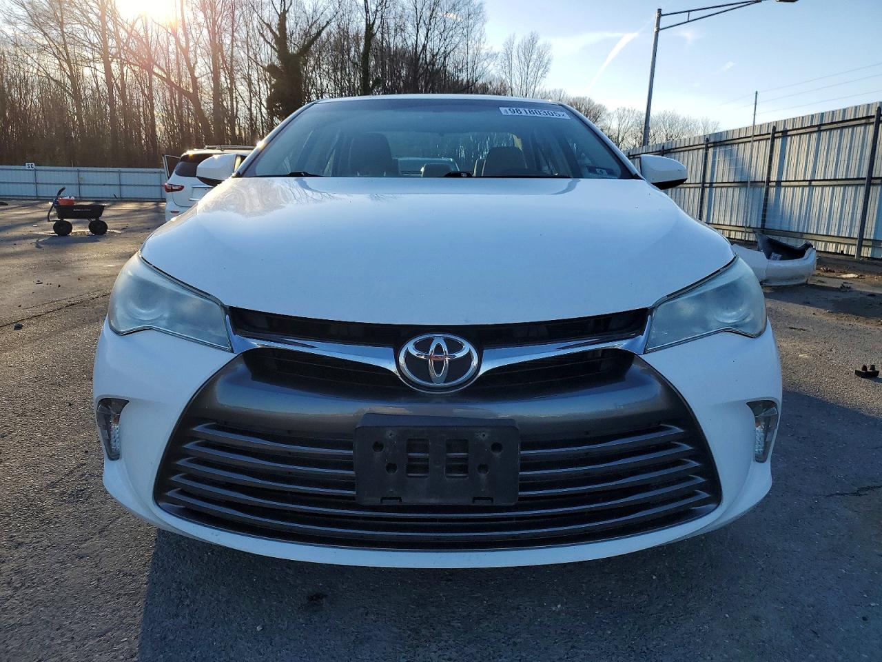 2017 TOYOTA CAMRY LE photo 5