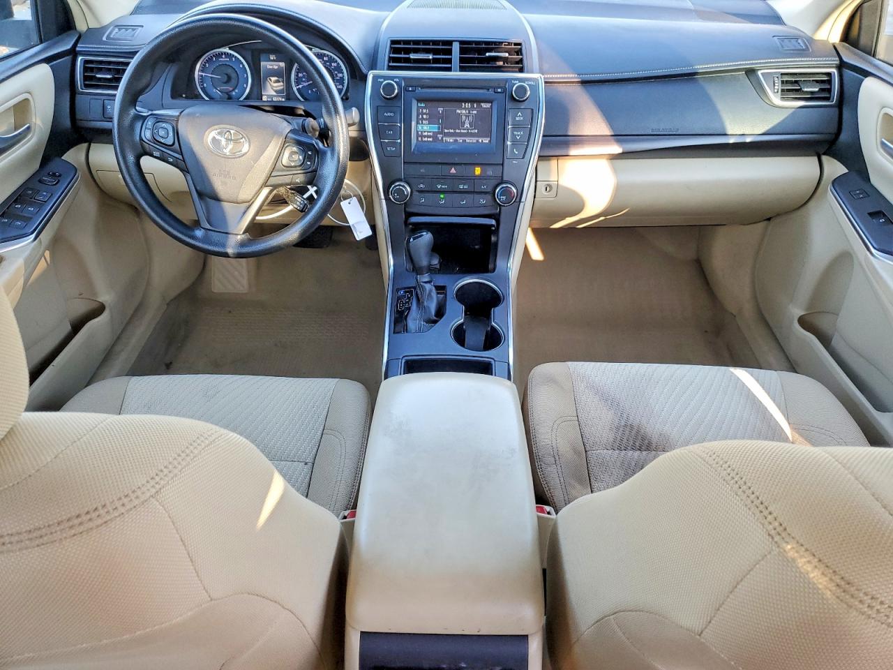 2017 TOYOTA CAMRY LE photo 8
