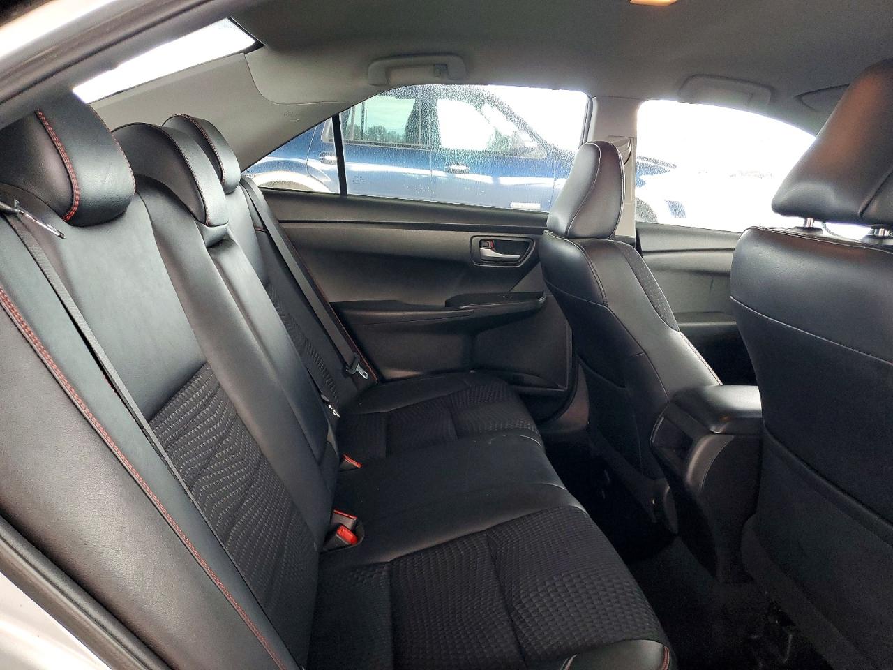 2015 TOYOTA CAMRY LE photo 10