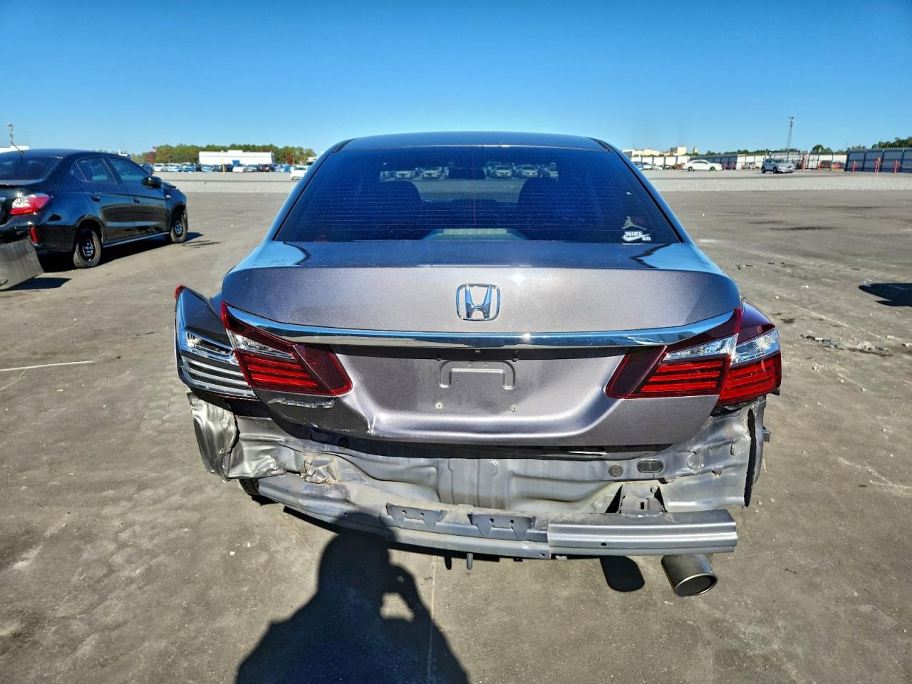 2017 HONDA ACCORD LX photo 6