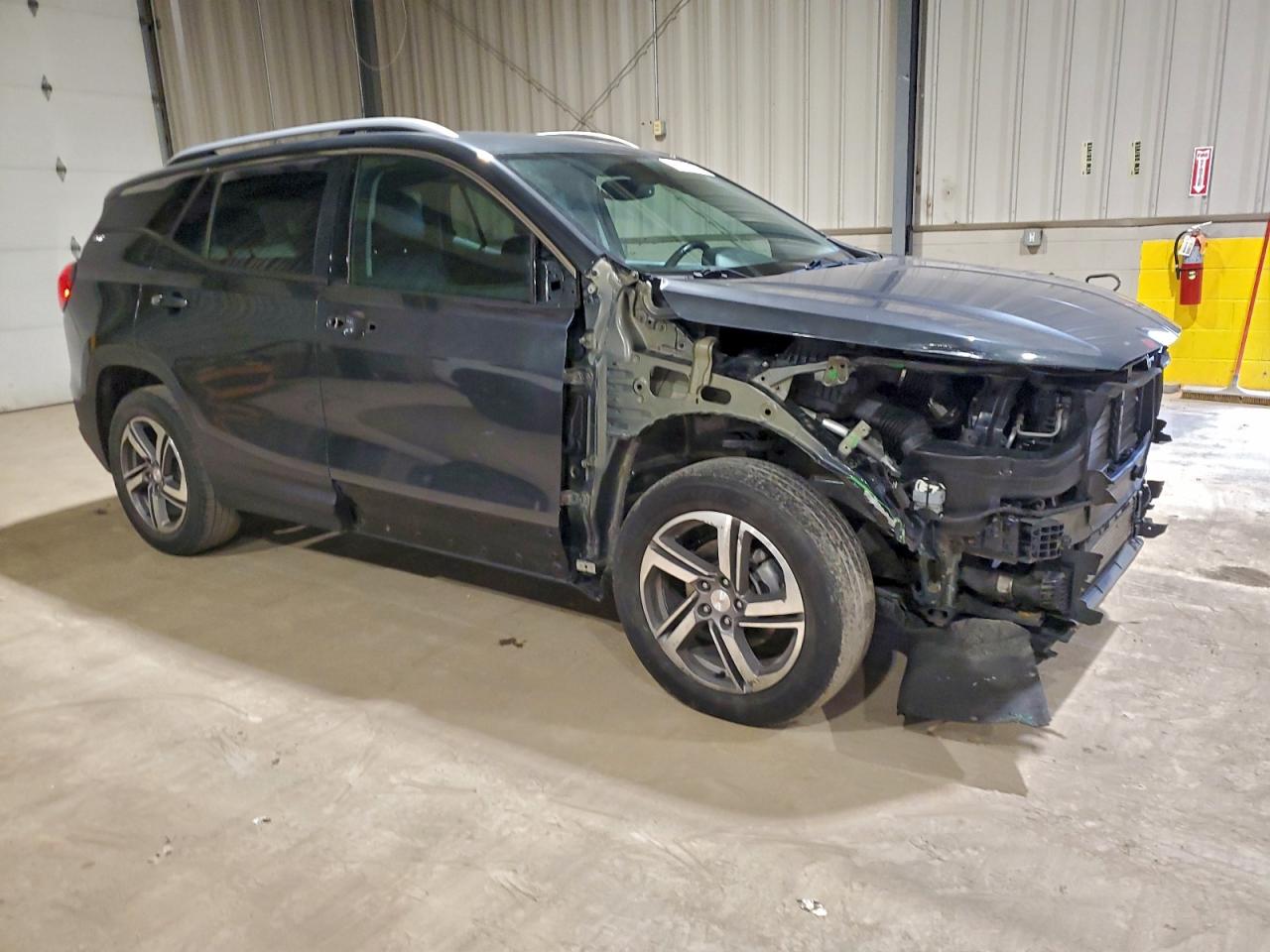 2018 GMC TERRAIN SLT photo 4