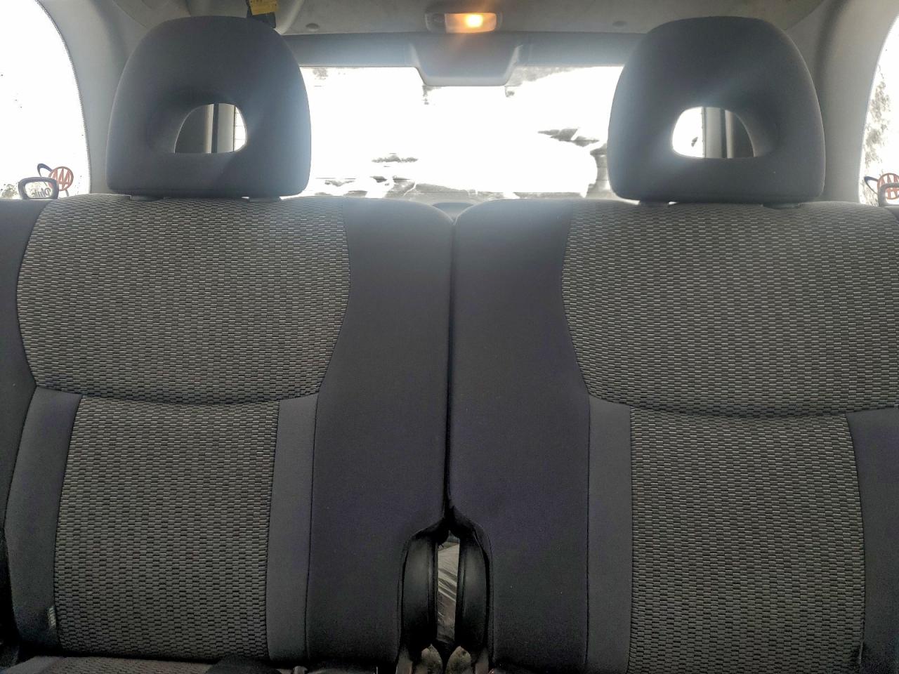 2005 TOYOTA RAV4 photo 10
