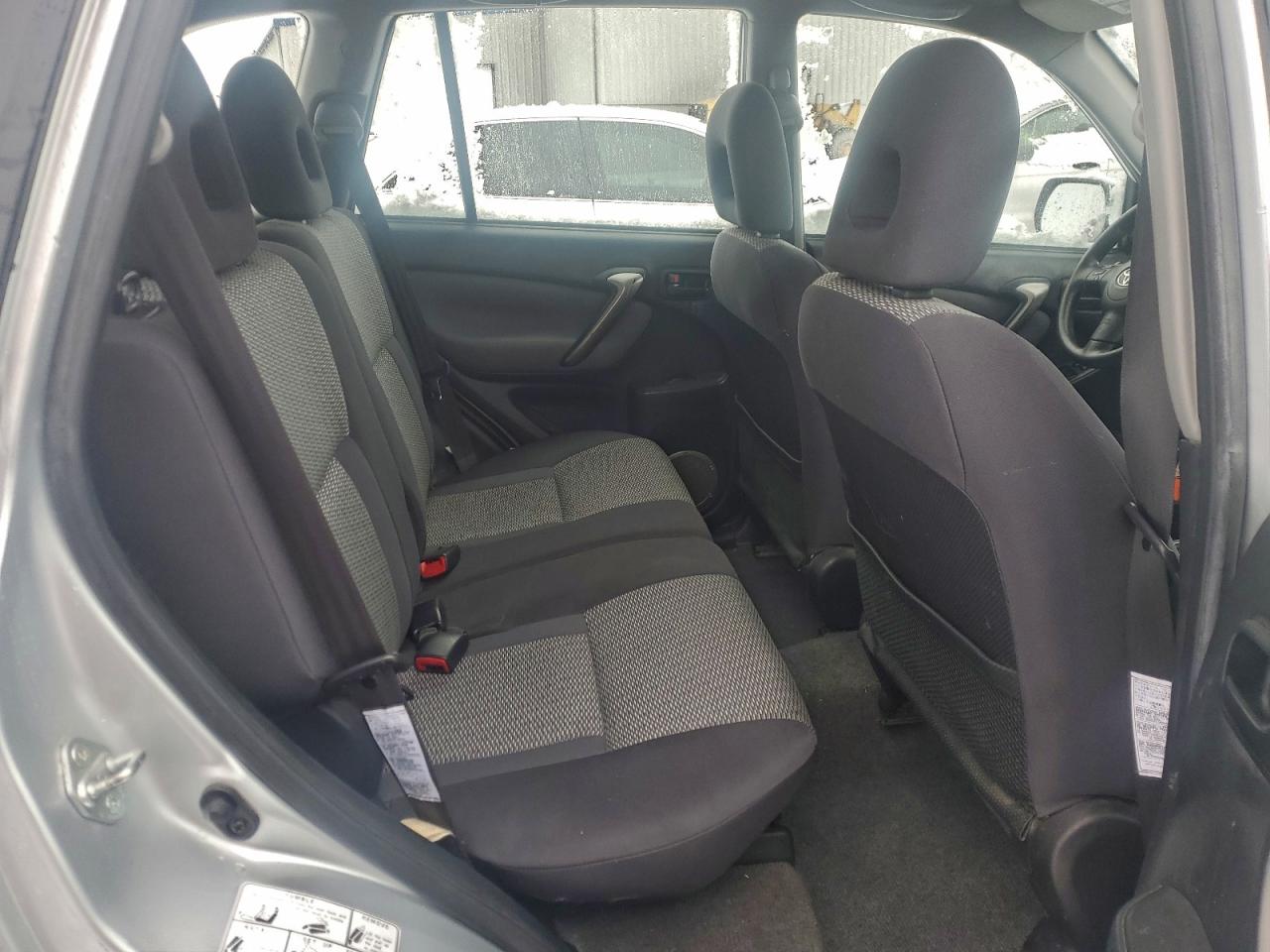2005 TOYOTA RAV4 photo 11