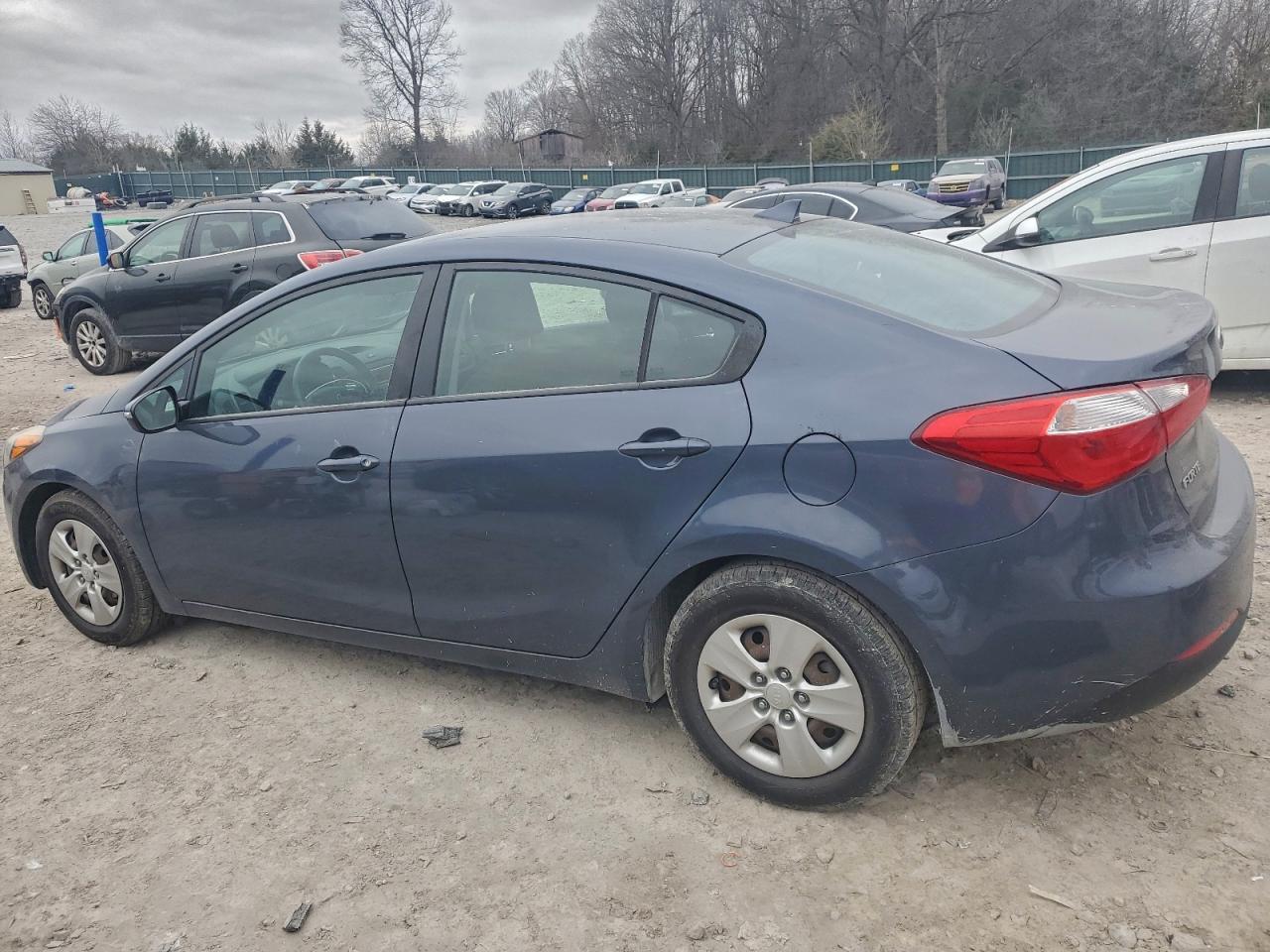 2015 KIA FORTE LX photo 2