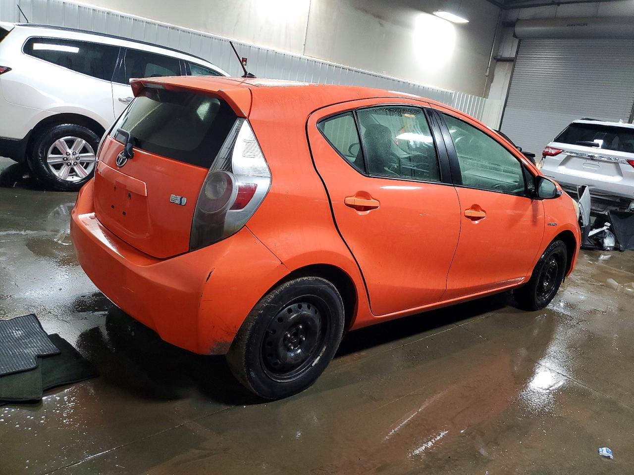 2013 TOYOTA PRIUS C photo 3