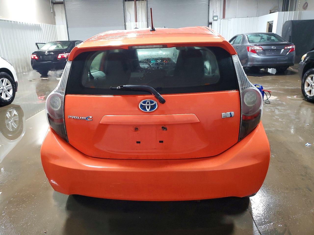 2013 TOYOTA PRIUS C photo 6