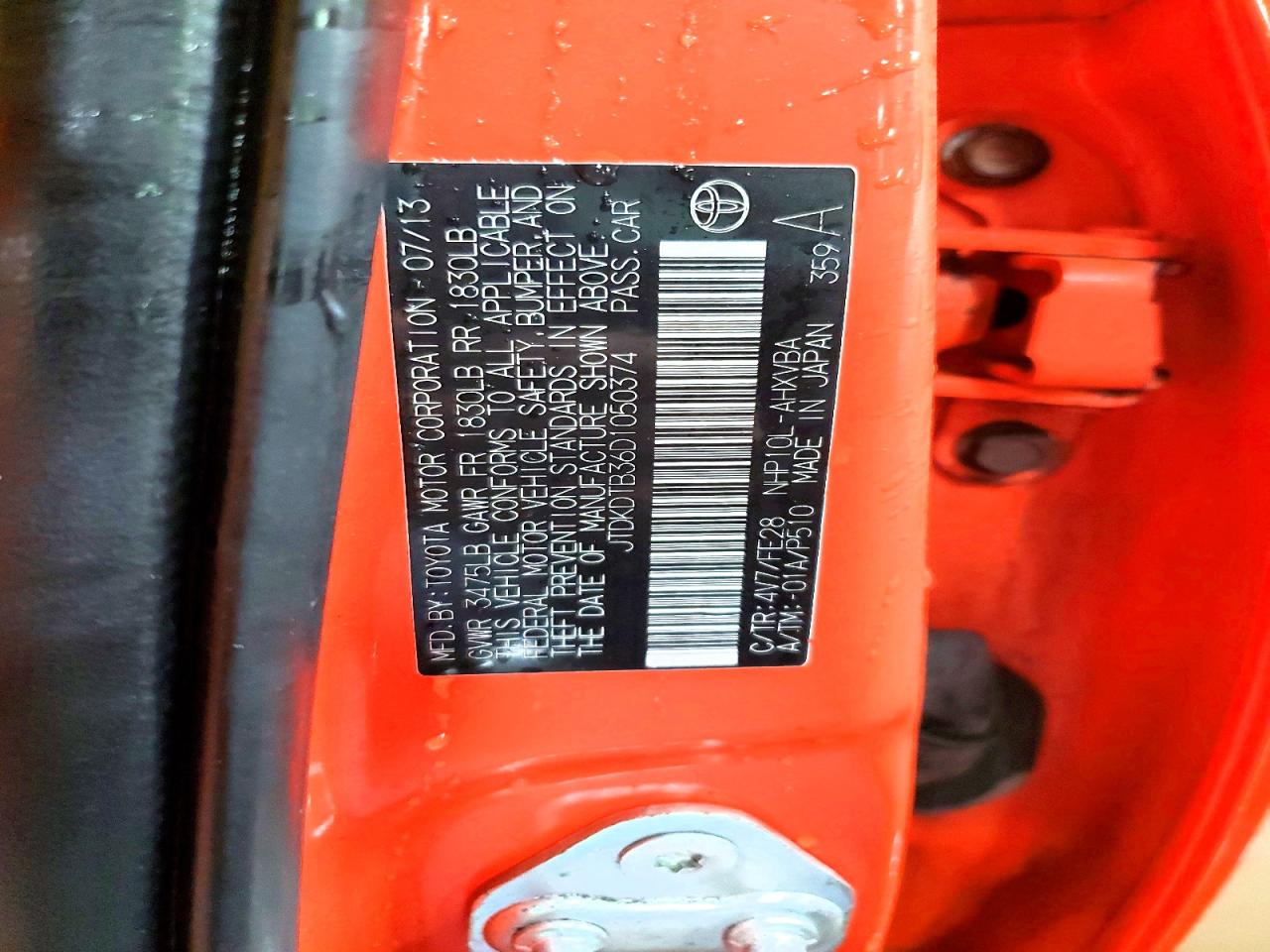 2013 TOYOTA PRIUS C photo 12