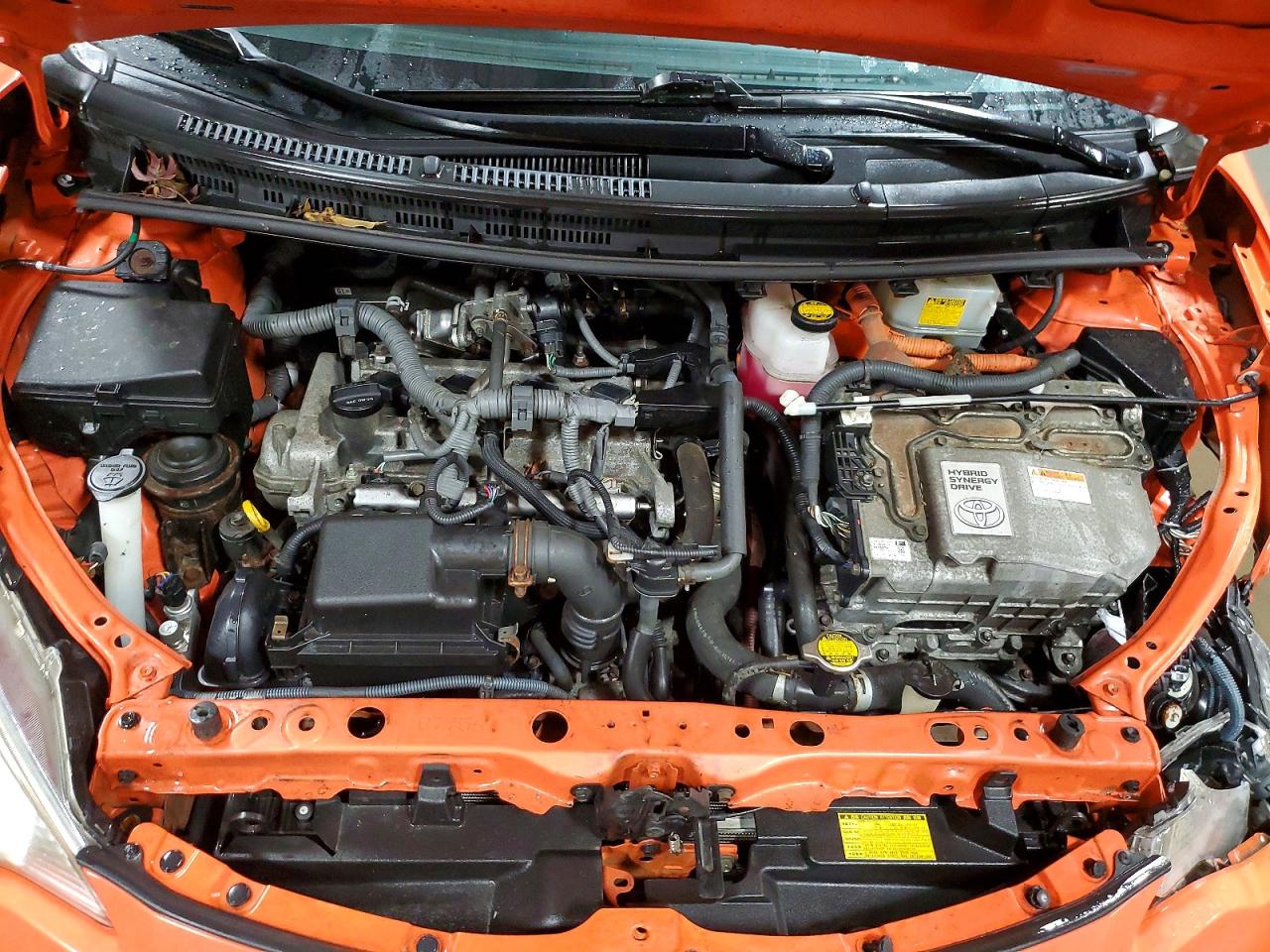 2013 TOYOTA PRIUS C photo 11