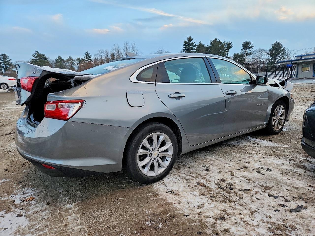 2023 CHEVROLET MALIBU LT photo 5
