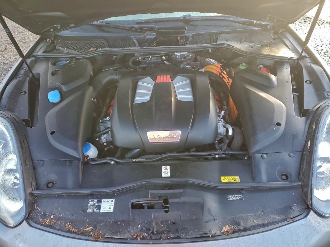 2016 PORSCHE CAYENNE SE HYBRID photo 11