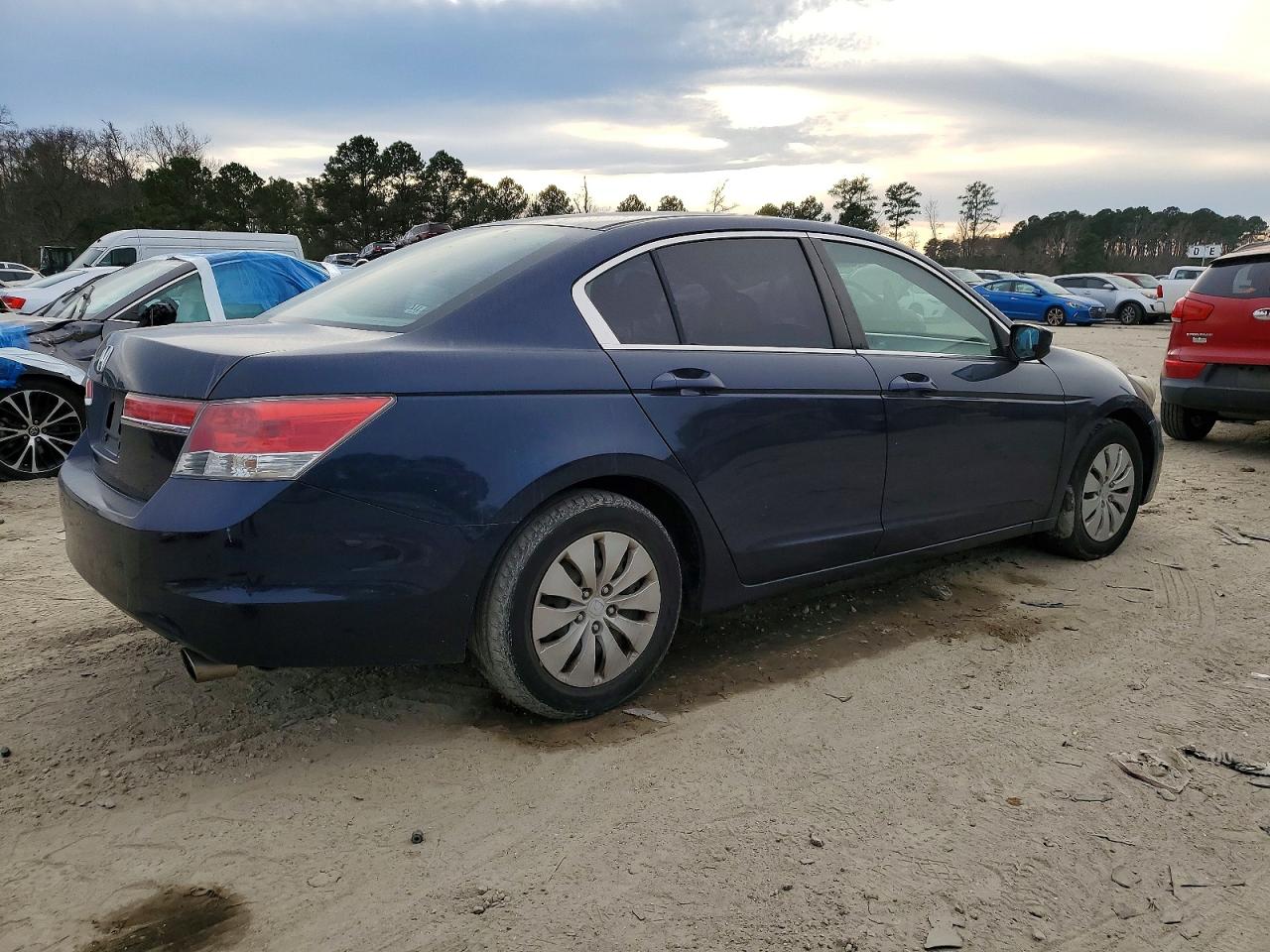 2011 HONDA ACCORD LX photo 3