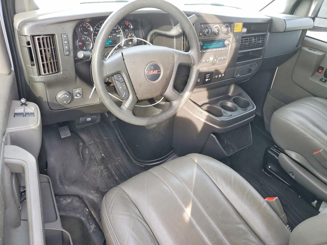 2023 GMC SAVANA G2500 photo 8