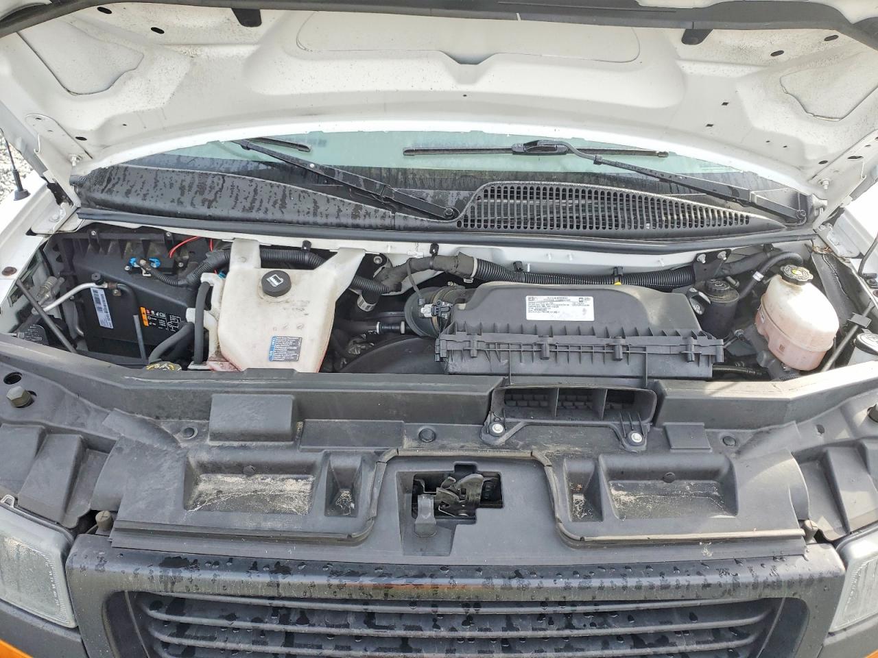 2023 GMC SAVANA G2500 photo 12