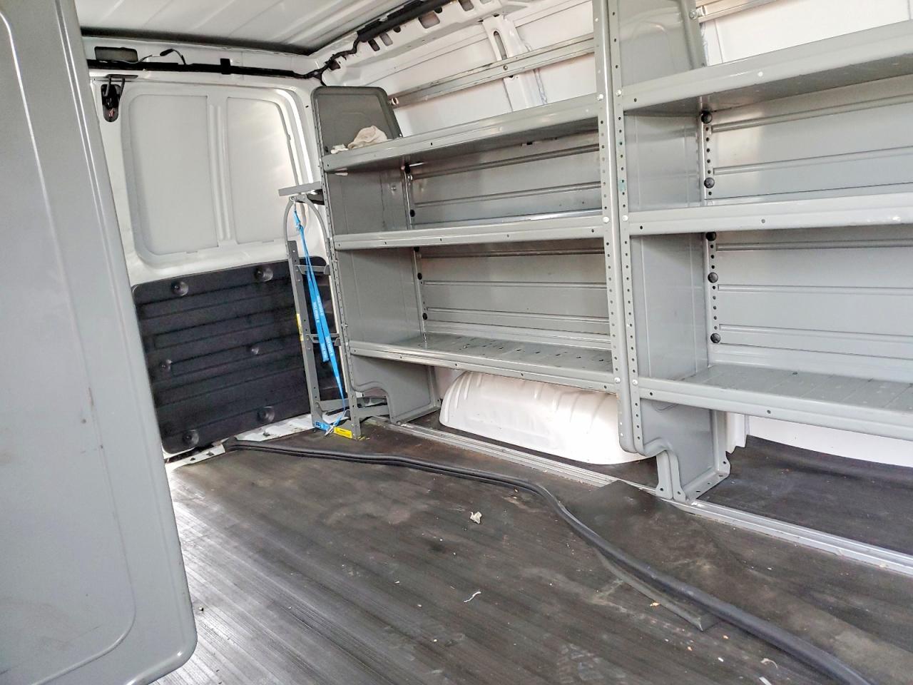 2023 GMC SAVANA G2500 photo 11