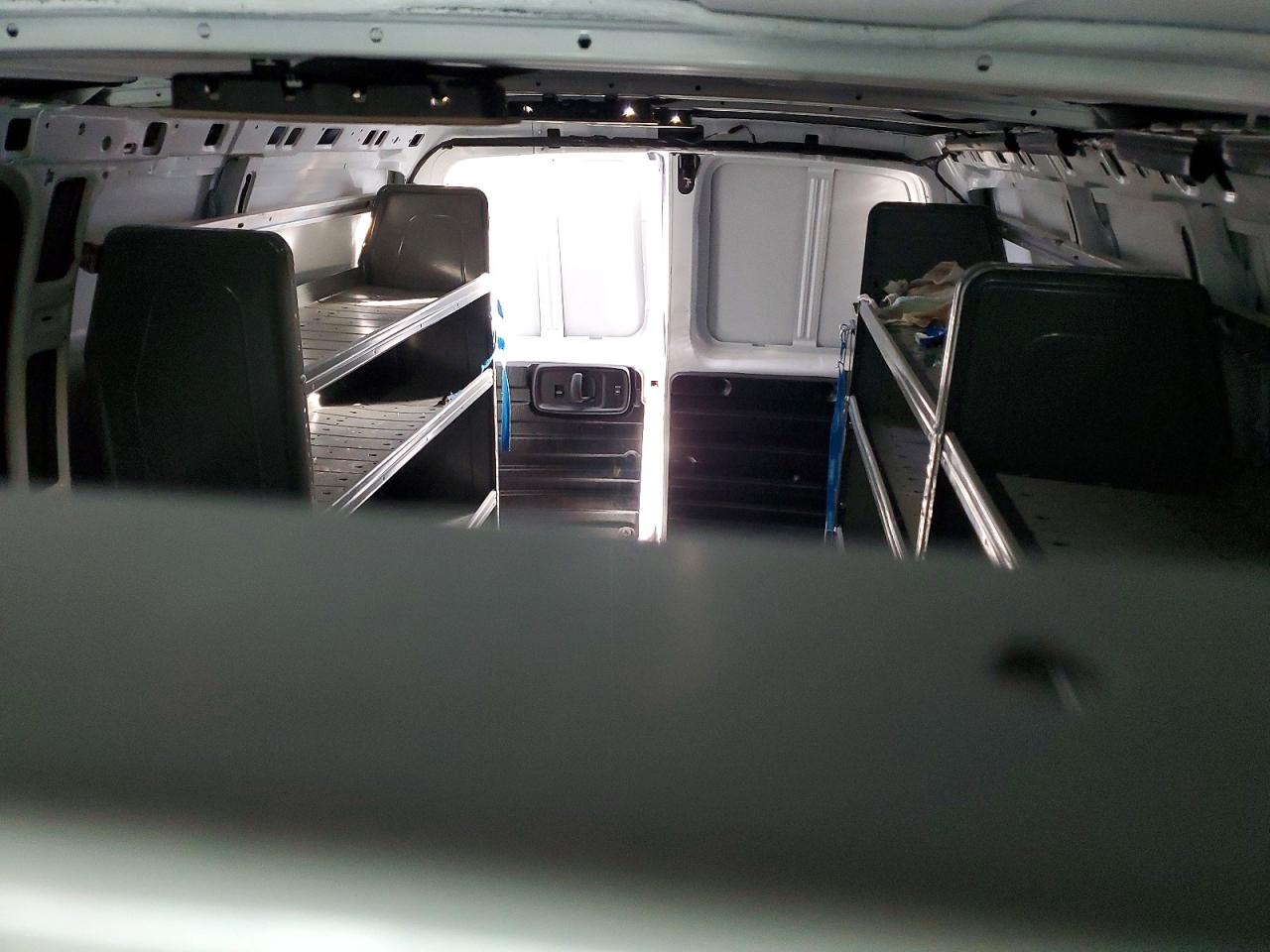 2023 GMC SAVANA G2500 photo 10