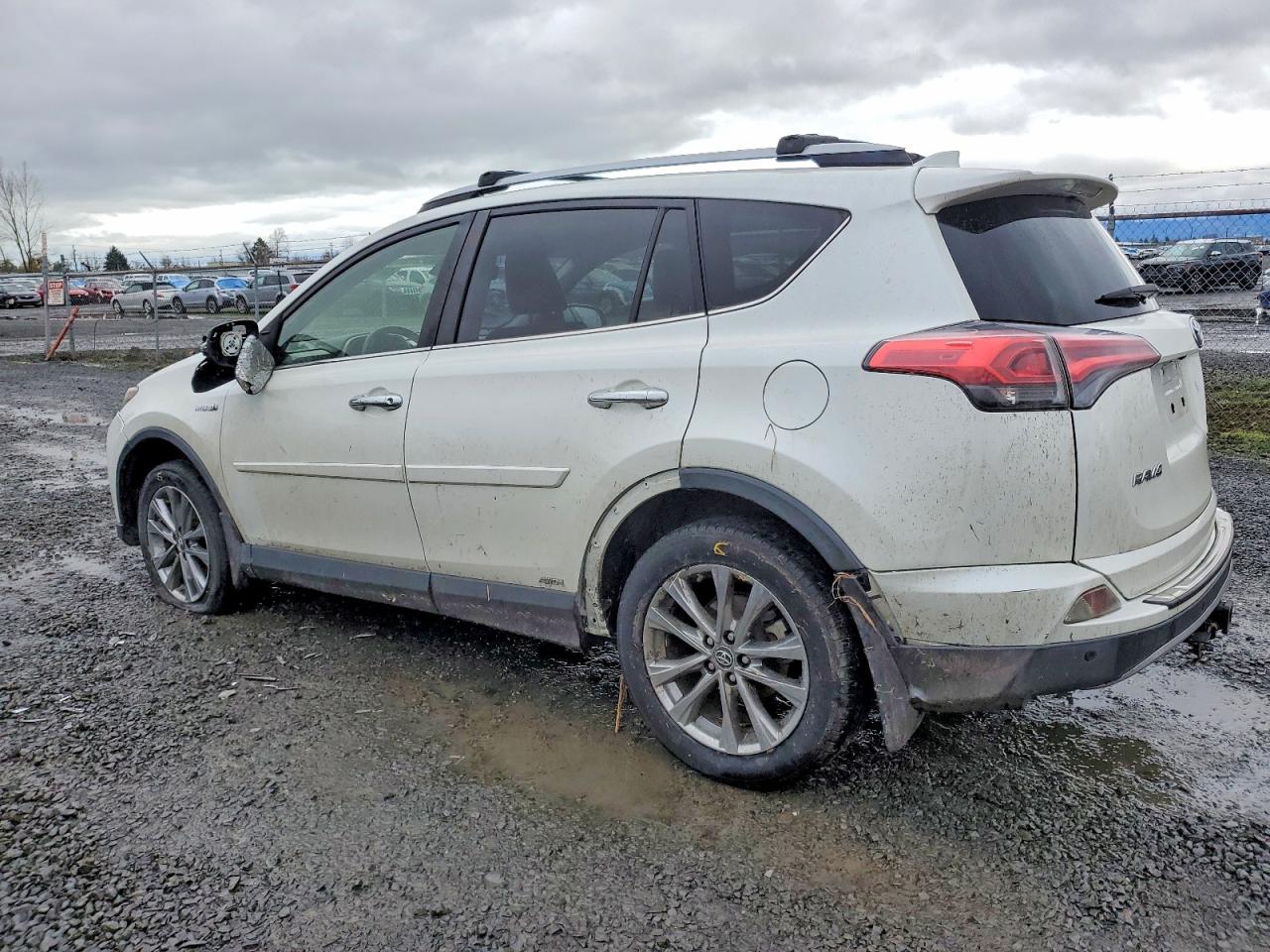 2017 TOYOTA RAV4 HV LIMITED photo 2