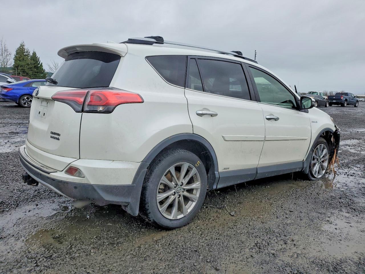 2017 TOYOTA RAV4 HV LIMITED photo 3