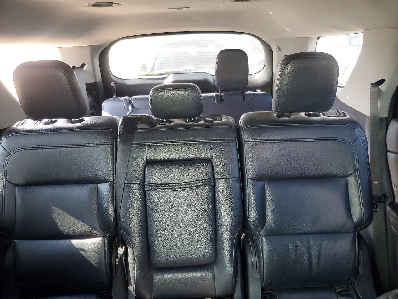 2021 FORD EXPLORER XLT photo 10