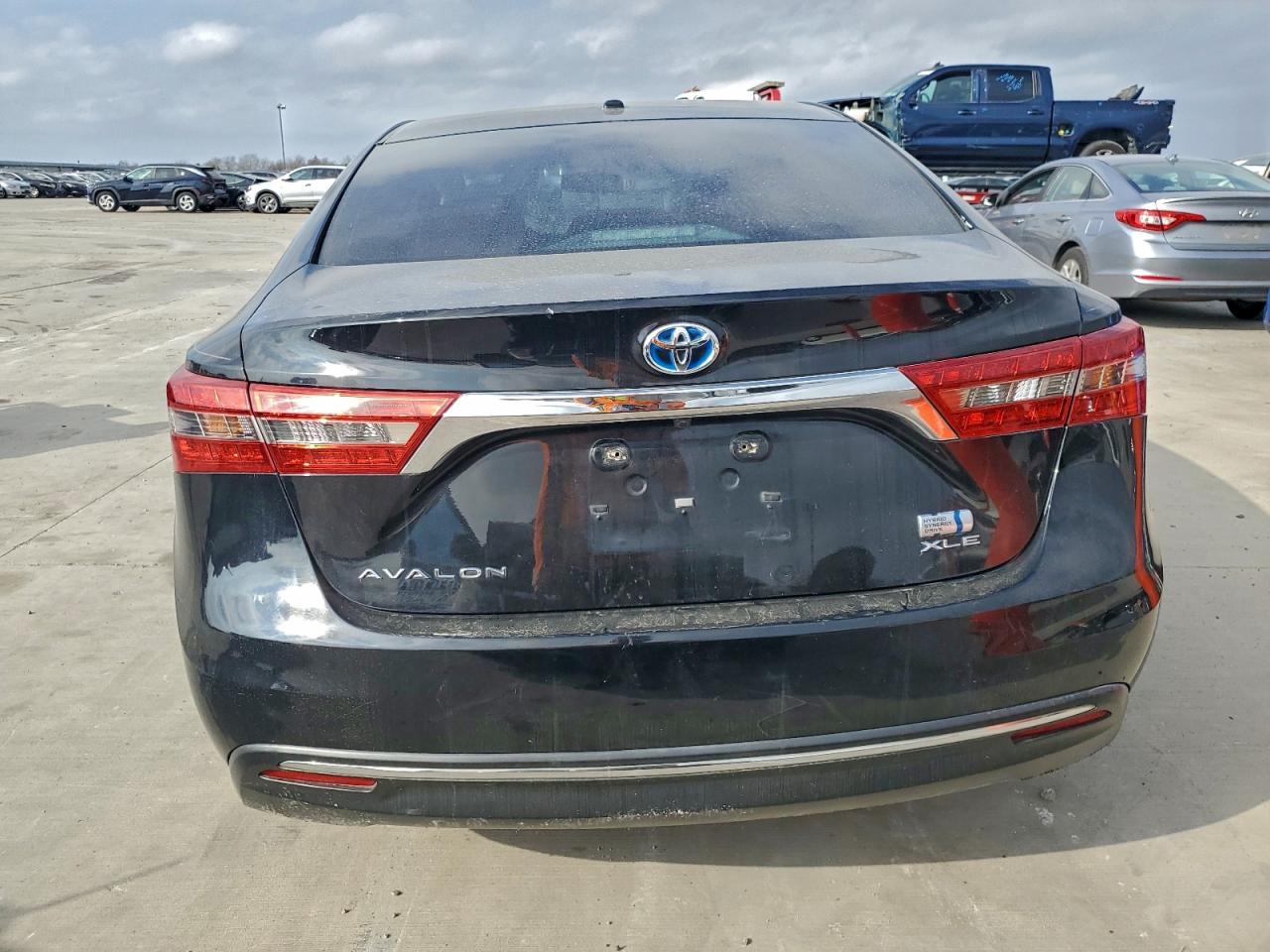 2016 TOYOTA AVALON HYBRID photo 6