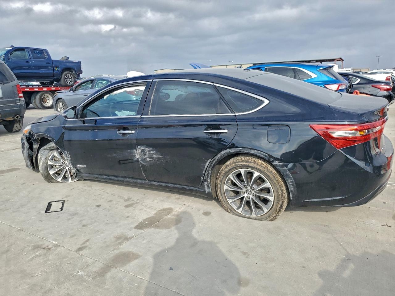 2016 TOYOTA AVALON HYBRID photo 2
