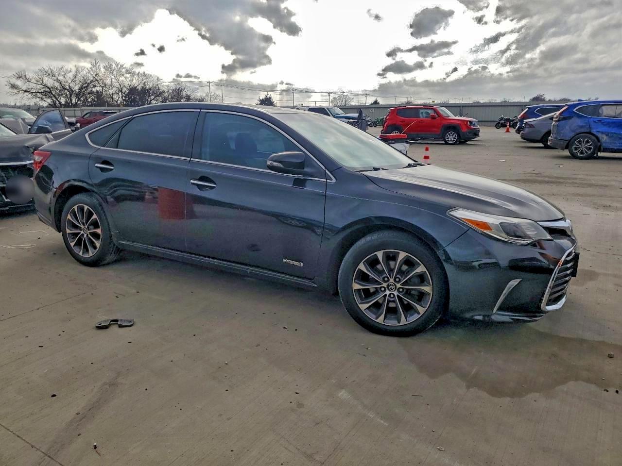 2016 TOYOTA AVALON HYBRID photo 4