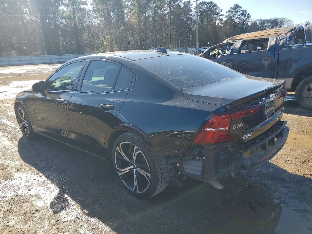2024 VOLVO S60 CORE photo 2
