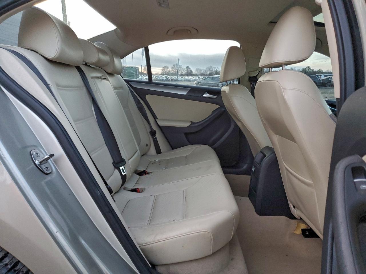 2015 VOLKSWAGEN JETTA SE photo 10