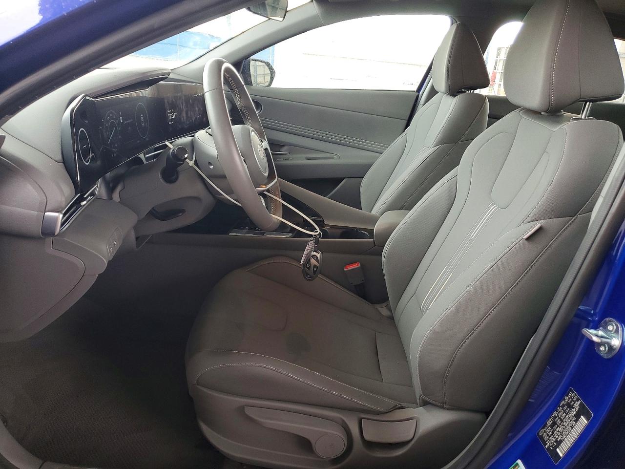 2024 HYUNDAI ELANTRA SEL photo 7