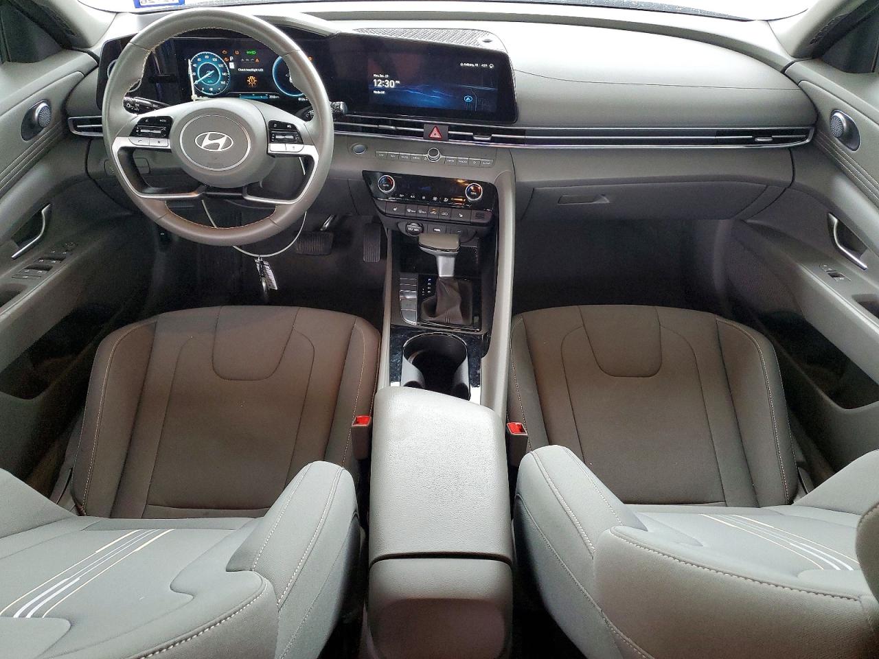 2024 HYUNDAI ELANTRA SEL photo 8