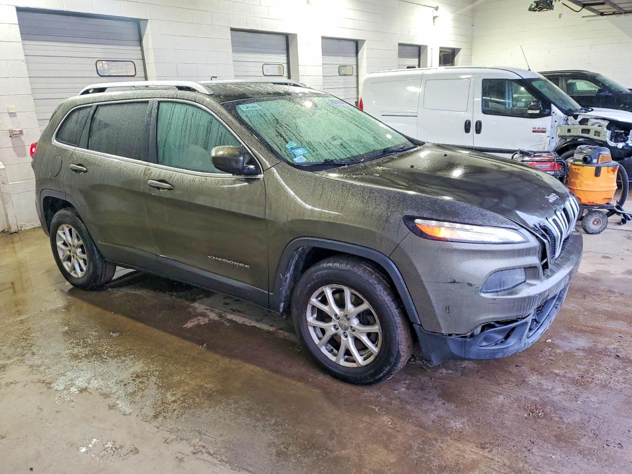 2015 JEEP CHEROKEE LATITUDE photo 4