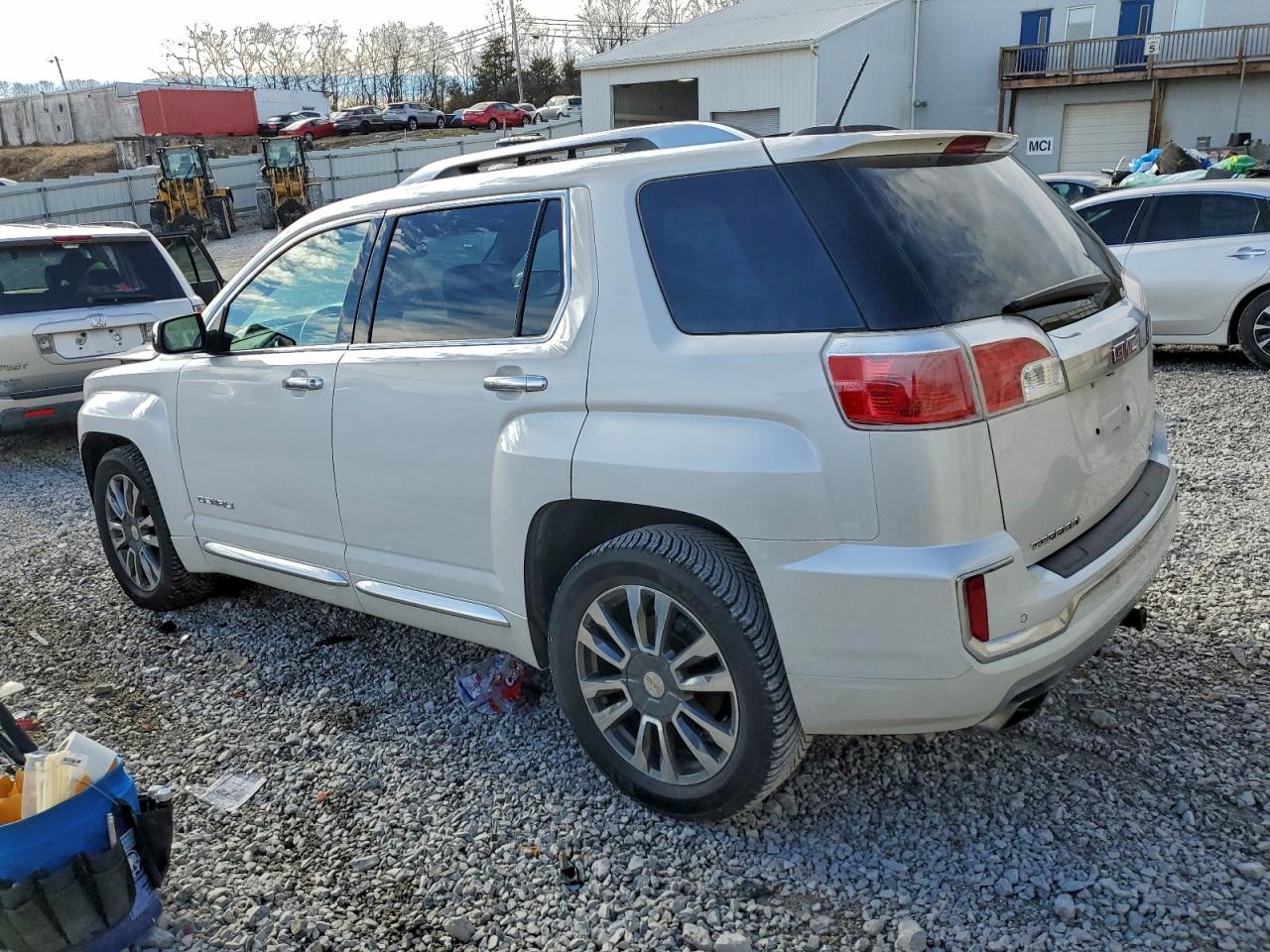 2017 GMC TERRAIN DENALI photo 2