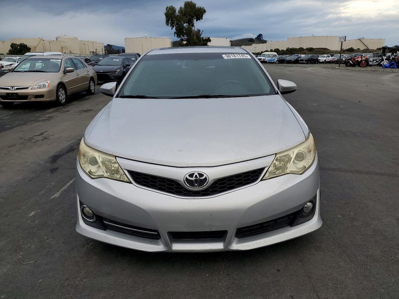 2012 TOYOTA CAMRY SE photo 5