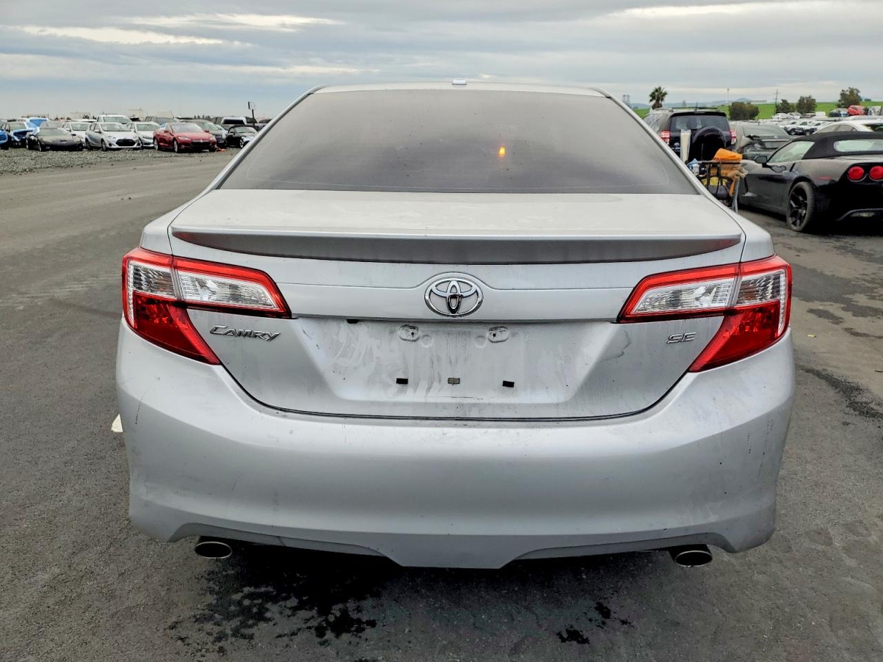 2012 TOYOTA CAMRY SE photo 6