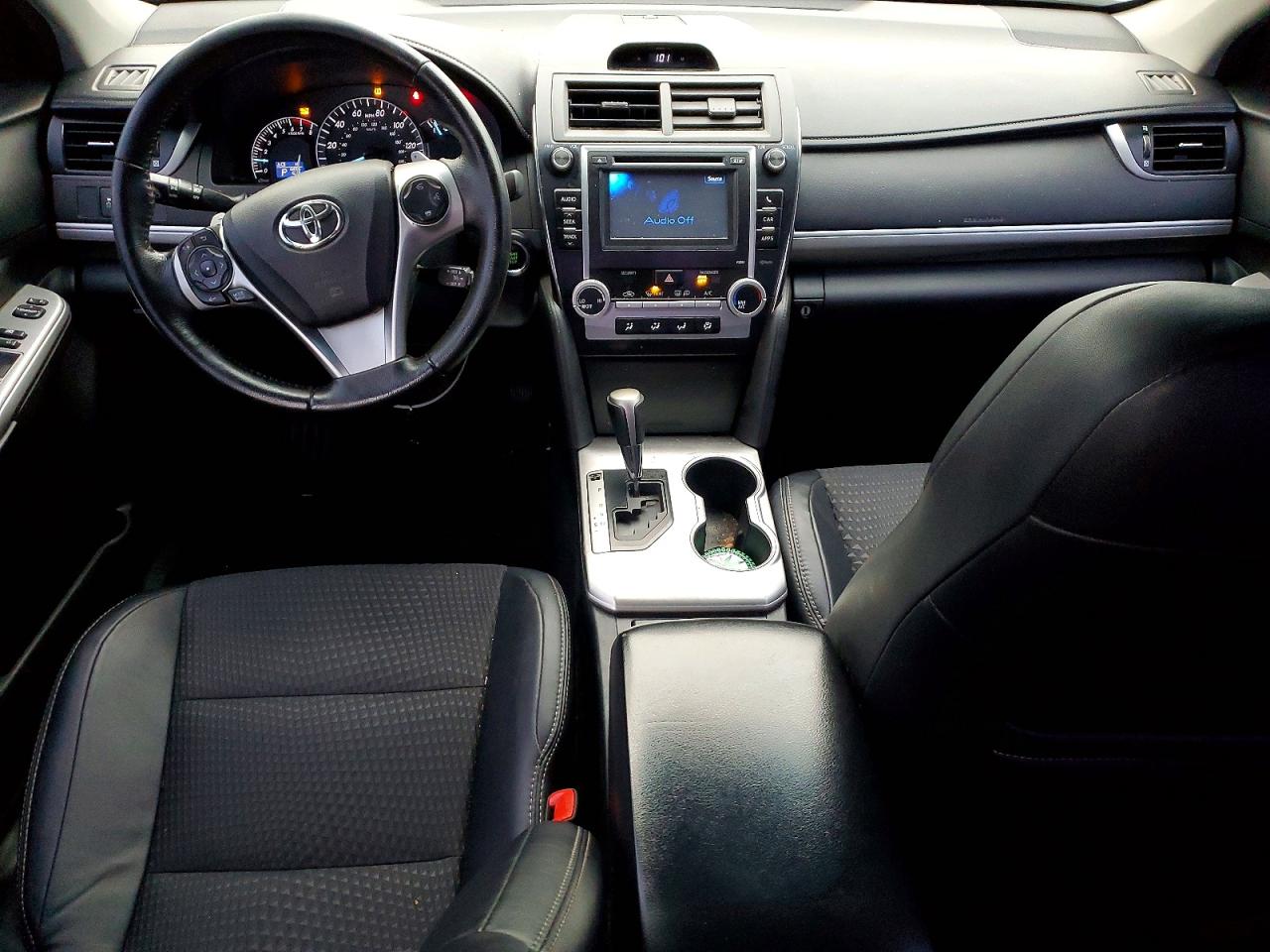 2012 TOYOTA CAMRY SE photo 8