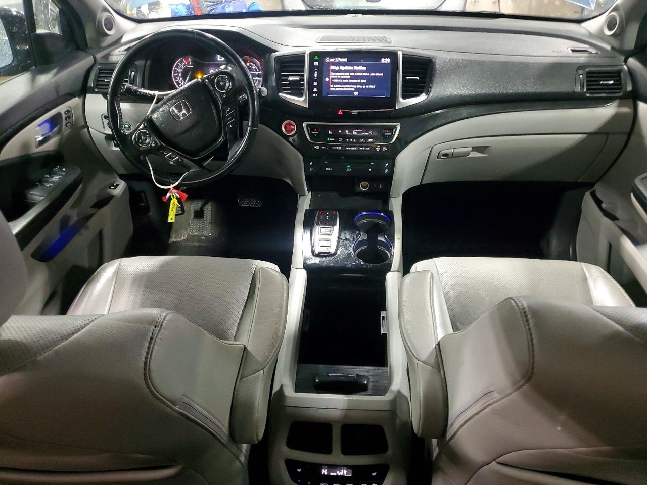 2016 HONDA PILOT ELITE photo 8