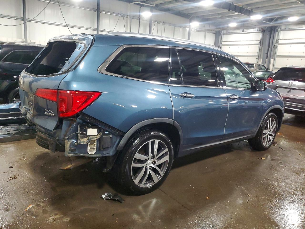 2016 HONDA PILOT ELITE photo 3