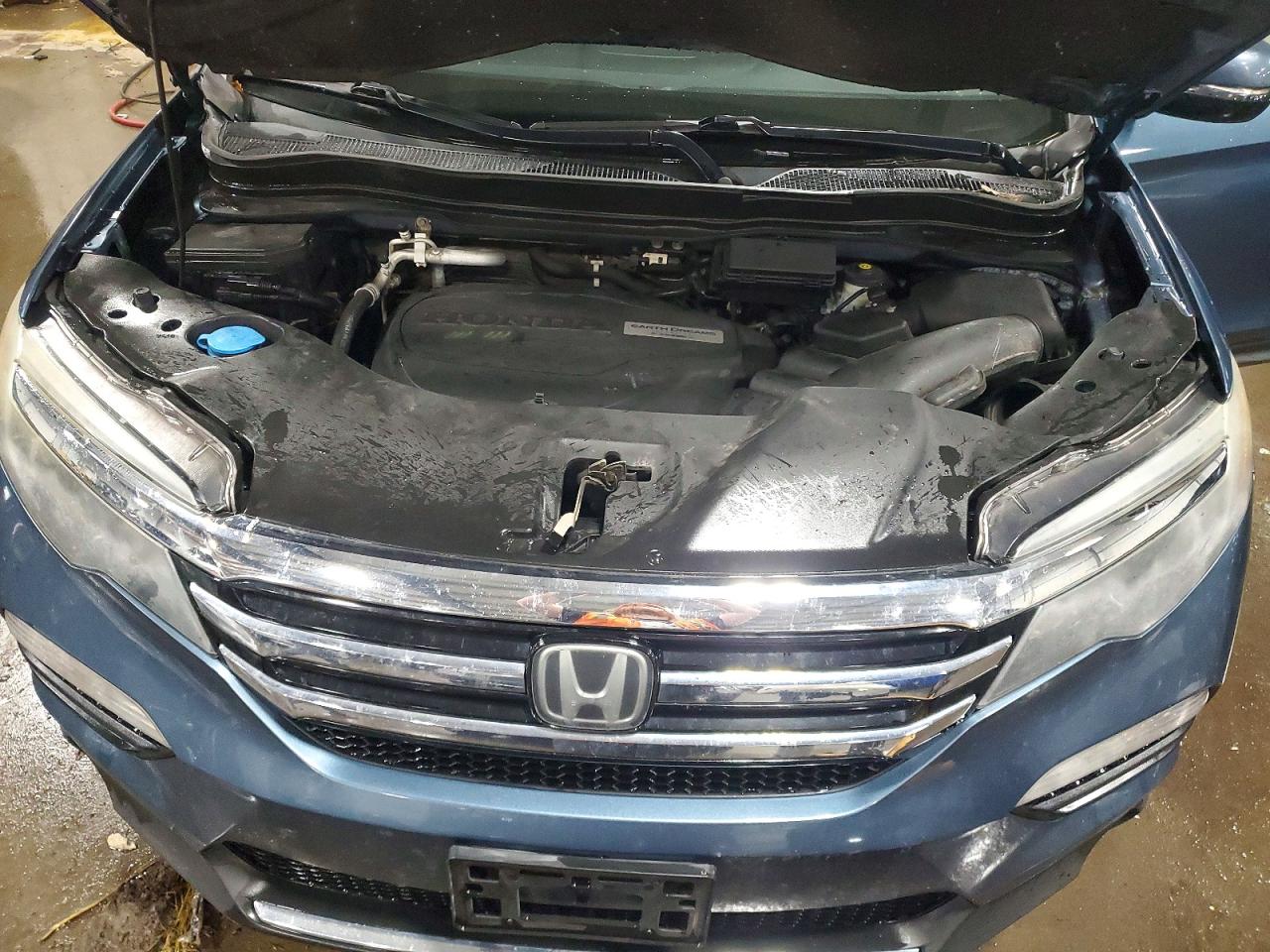 2016 HONDA PILOT ELITE photo 12