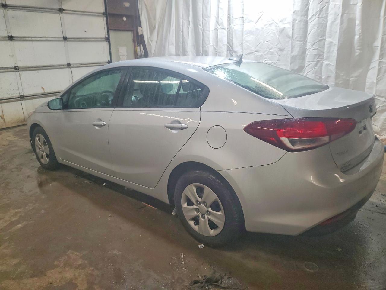 2017 KIA FORTE LX photo 2