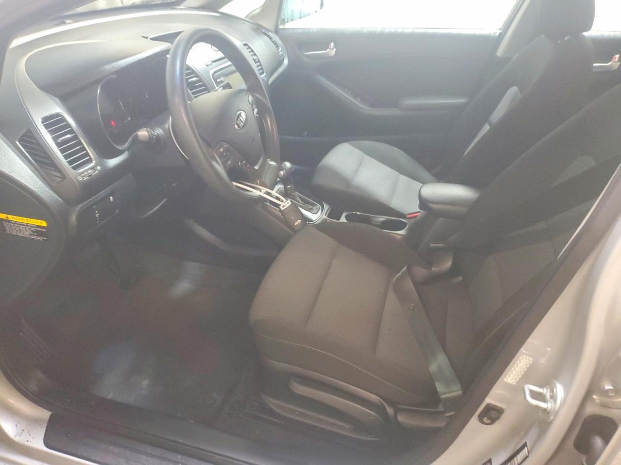 2017 KIA FORTE LX photo 7