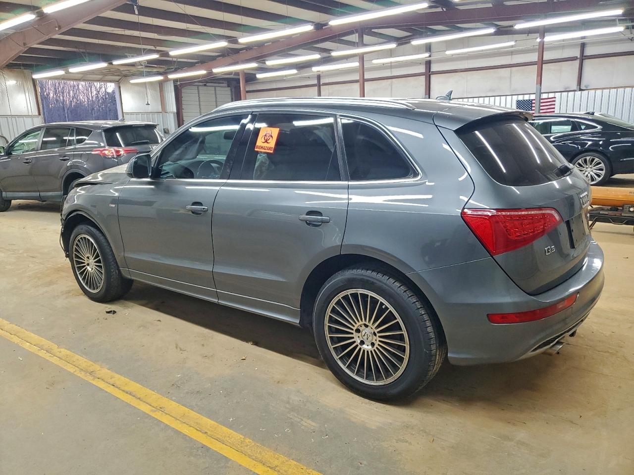2012 AUDI Q5 PREMIUM PLUS photo 2