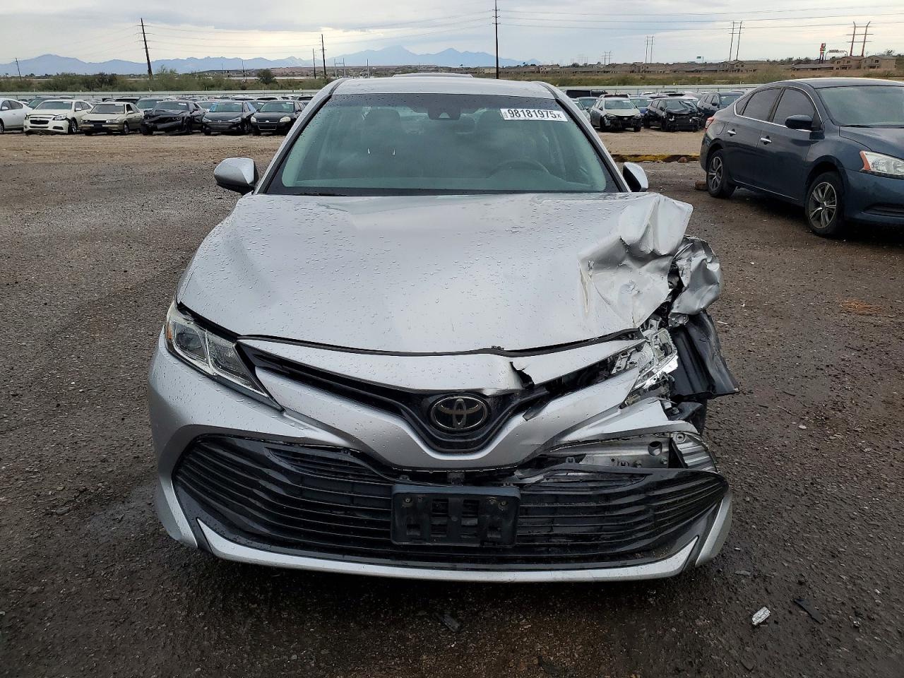 2018 TOYOTA CAMRY LE photo 5