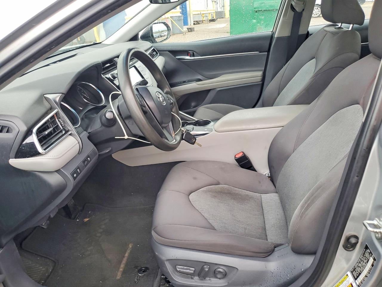2018 TOYOTA CAMRY LE photo 7