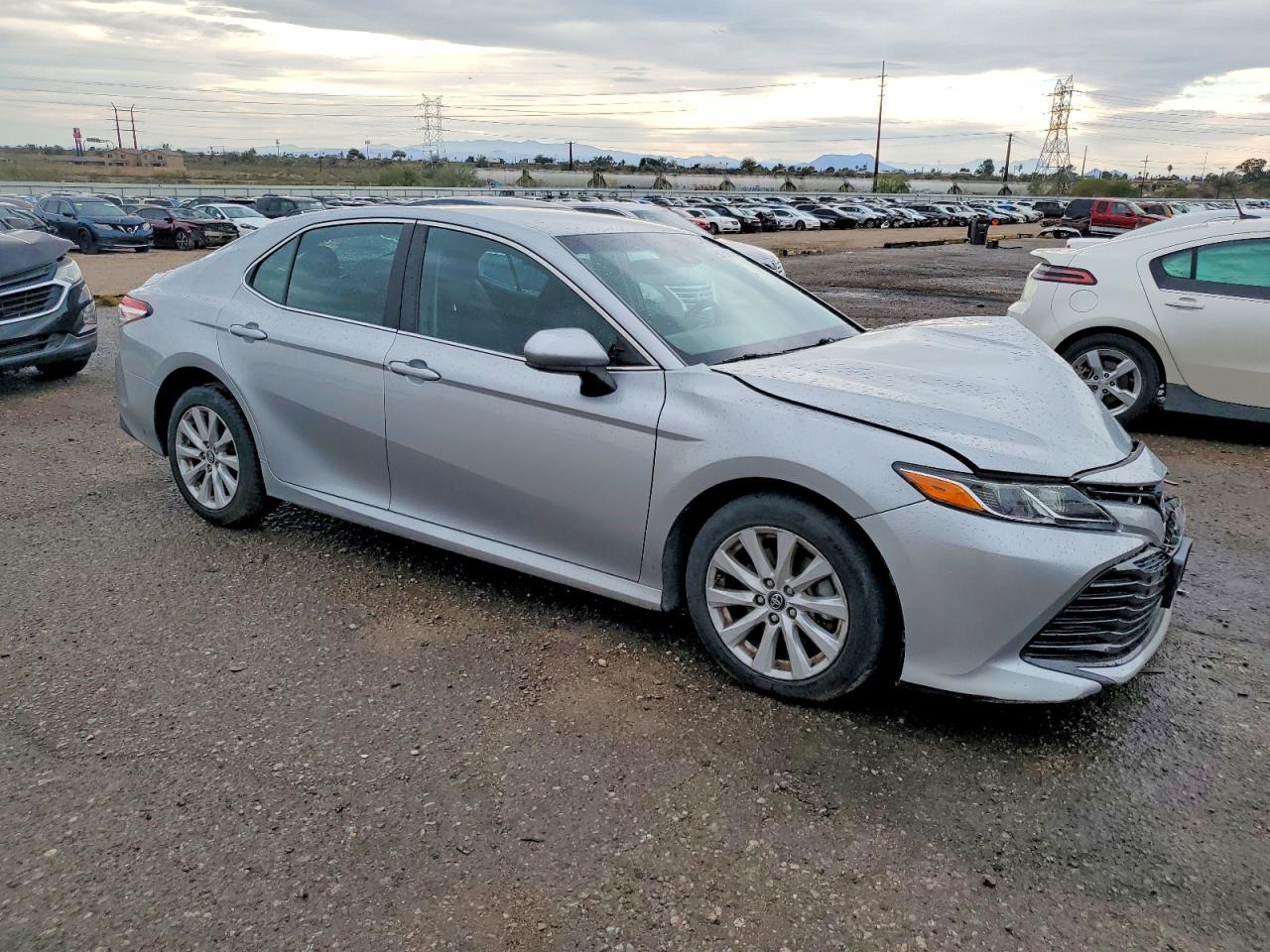 2018 TOYOTA CAMRY LE photo 4