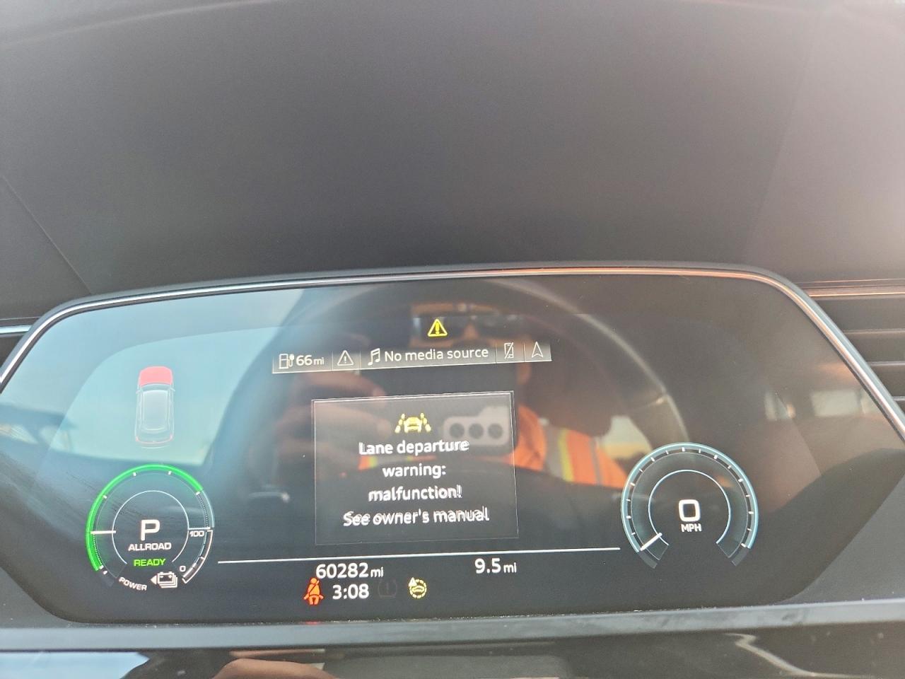 2021 AUDI E-TRON PREMIUM photo 9
