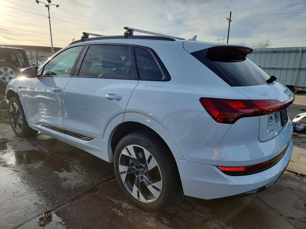 2021 AUDI E-TRON PREMIUM photo 2