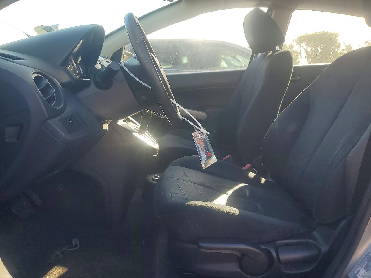2014 MAZDA MAZDA2 SPORT photo 7