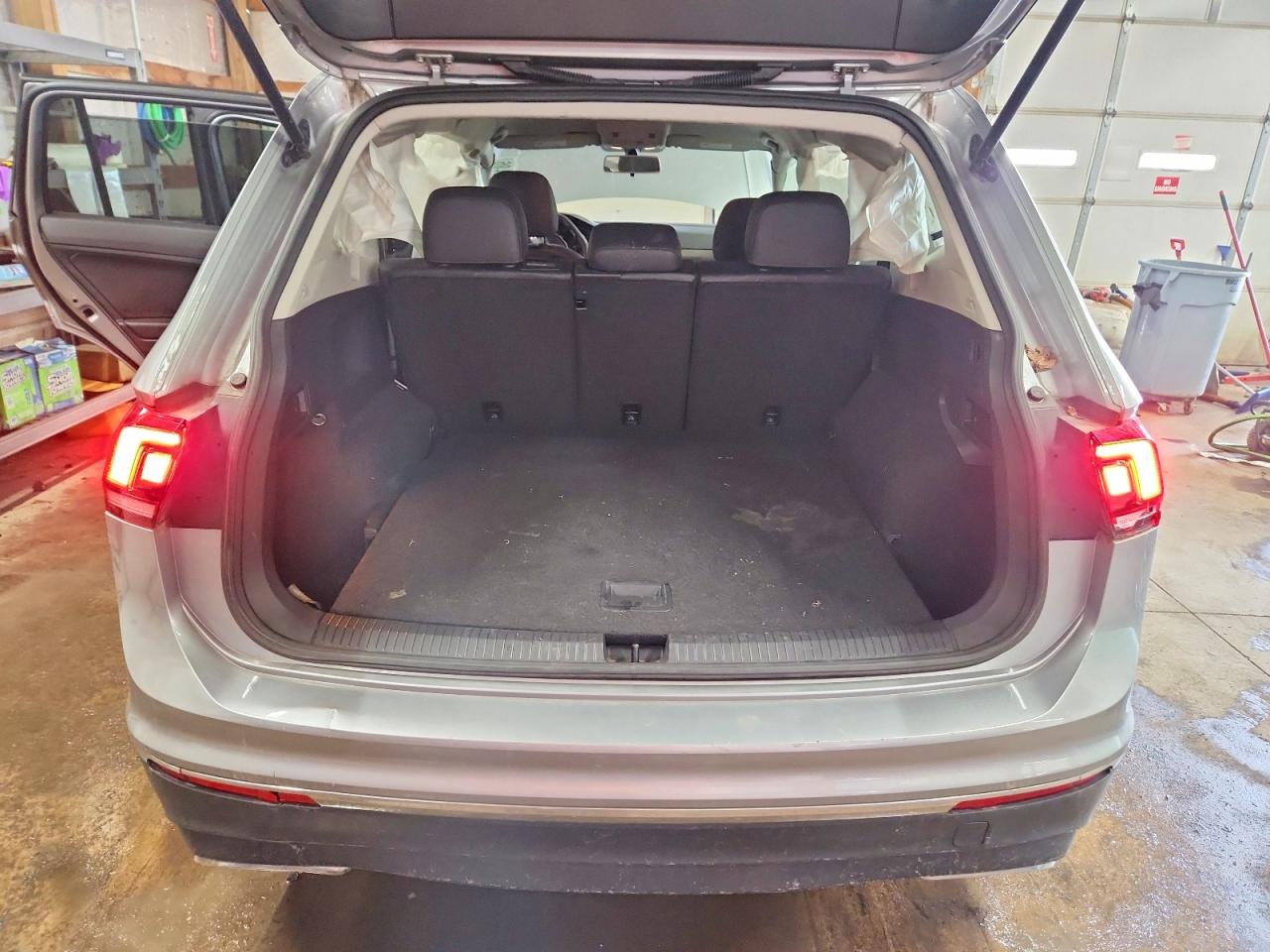 2020 VOLKSWAGEN TIGUAN SE photo 6