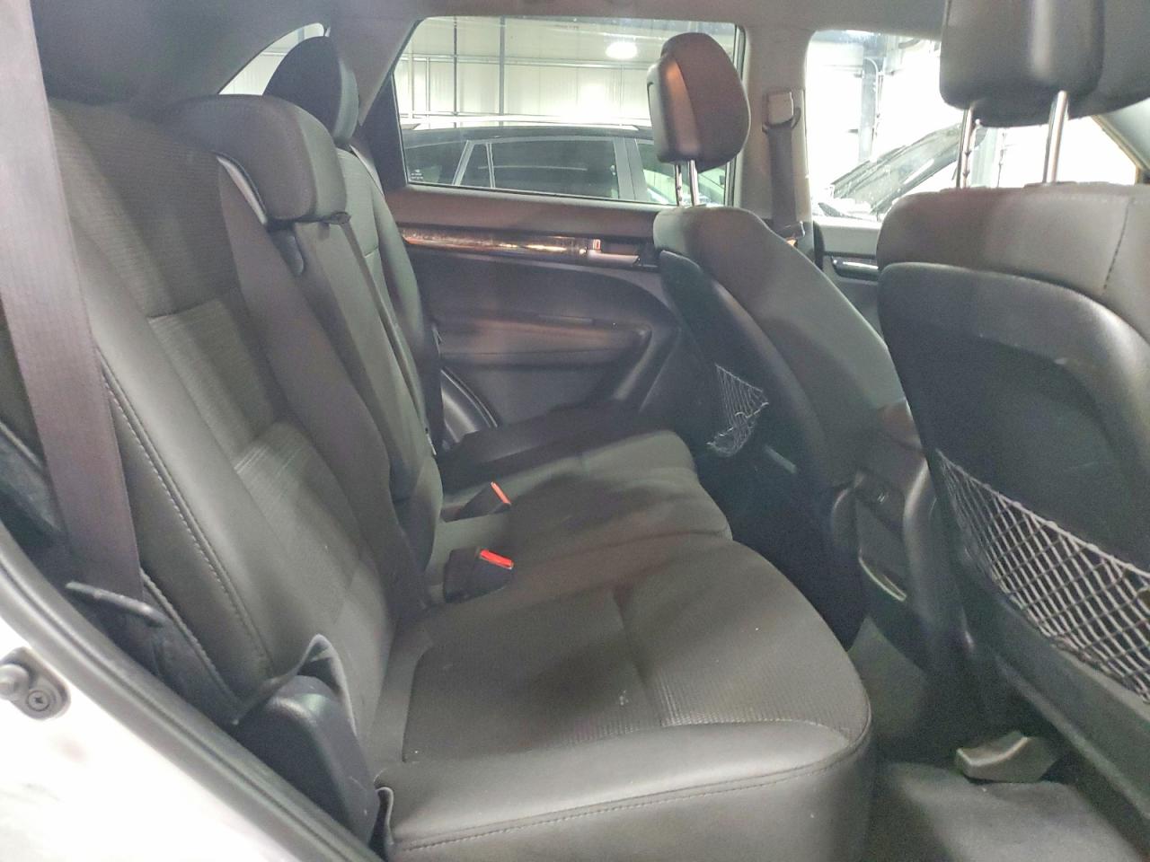 2015 KIA SORENTO LX photo 11