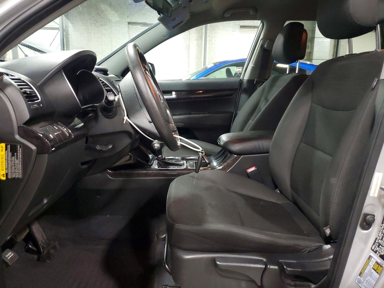 2015 KIA SORENTO LX photo 7