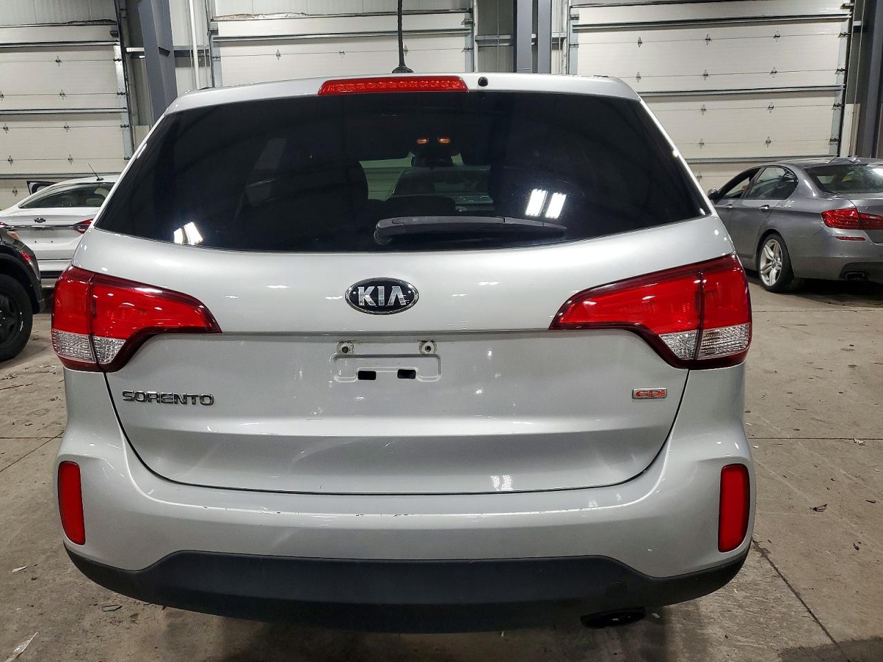 2015 KIA SORENTO LX photo 6